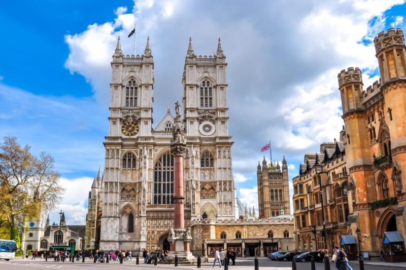 London Westminster Abbey French Tour with Fast-Track Tickets - The Experience with a Skilled Guide