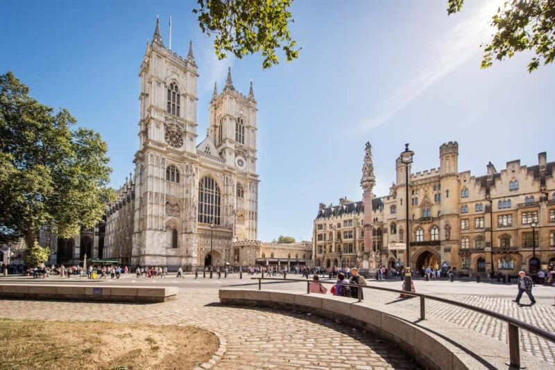London: Westminster Abbey Tour with a Royal Heritage Guide - Key Points