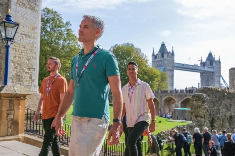 London: Westminster Abbey, Tower of London and Boat Tour - Lunch and Free Time in Parliament Square