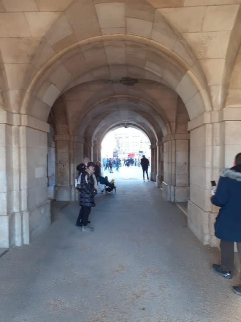 London: Westminster, Parliament and Palaces Tour - The Changing of the Guard Experience