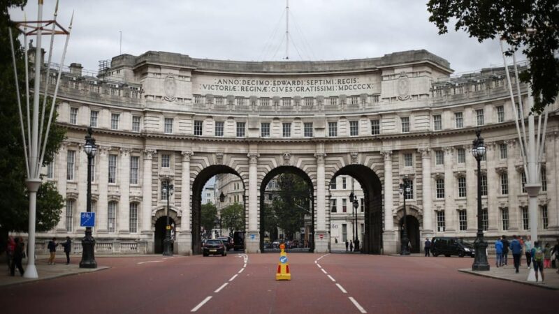 London: Westminster Private Guided Walking Tour - Exploring Westminster Abbey and Its Surroundings