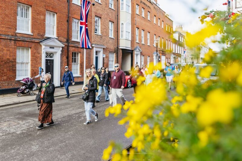 London: Windsor Castle, Stonehenge & Bath Full-Day Tour - Guides and Commentary: Knowledgeable and Entertaining