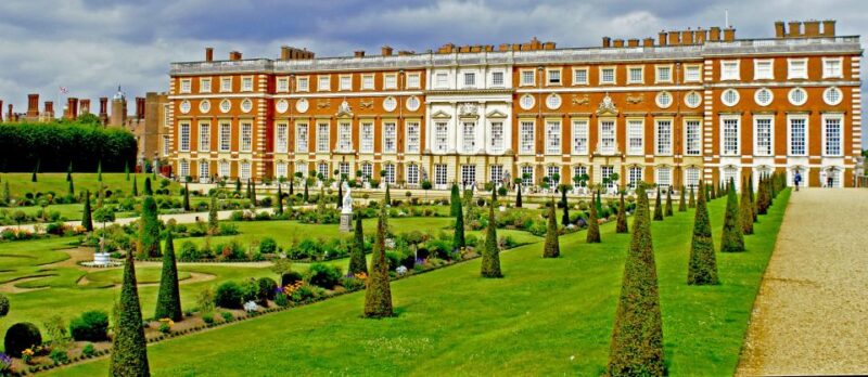 London: Windsor, Hampton Court Palace with Free Snack Pack - The Guide’s Role in Making History Engaging