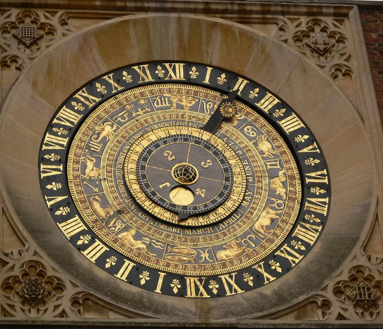 London: Windsor, Hampton Court Palace with Free Snack Pack - Comfortable Transport and Group Experience