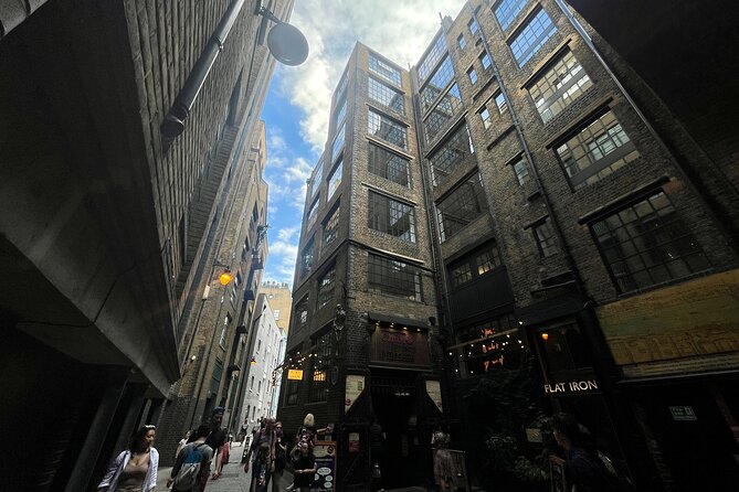 London Witches and History Walking Tour - London Witches and History Walking Tour: A Unique Spin on Londons Past