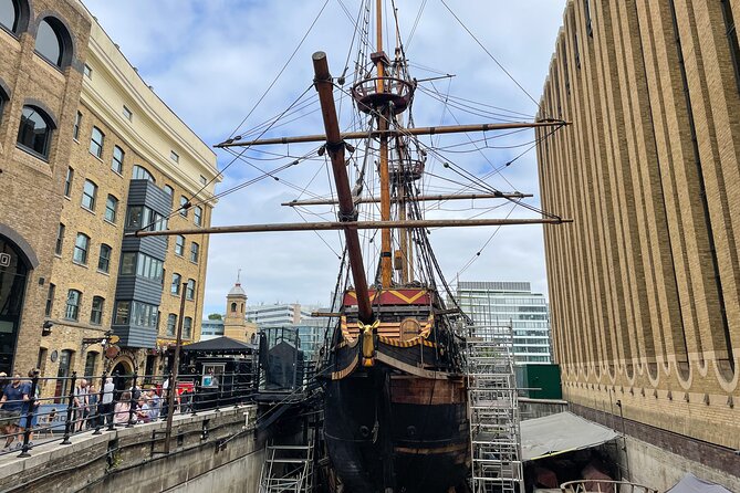 London Witches and History Walking Tour - Shakespeare’s Globe Theatre and the Legend of the Witch