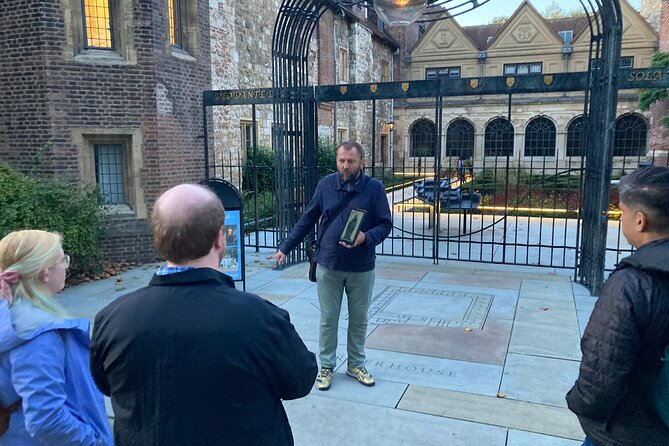 London's Ghosts & Gruesome Past Nighttime Walking Tour - Starting Point and Tour Logistics in Central London