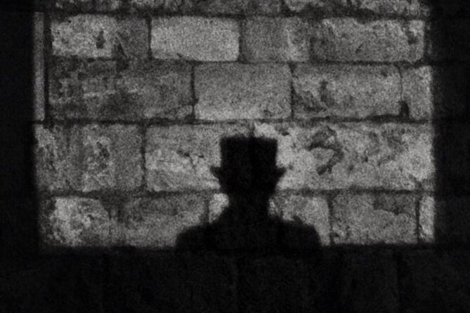 London's Ghosts & Gruesome Past Nighttime Walking Tour - The Legendary William Wallace Memorial and Scottish History