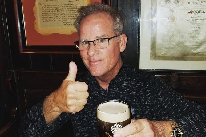 London's Hidden Gems and Secret History Private Guided Tour - Exploring Smithfield Market’s Historic and Gory Past