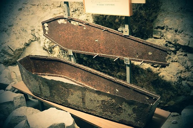 London's Hidden Gems and Secret History Private Guided Tour - The Heart of London’s Financial District: Bank of England and Royal Exchange