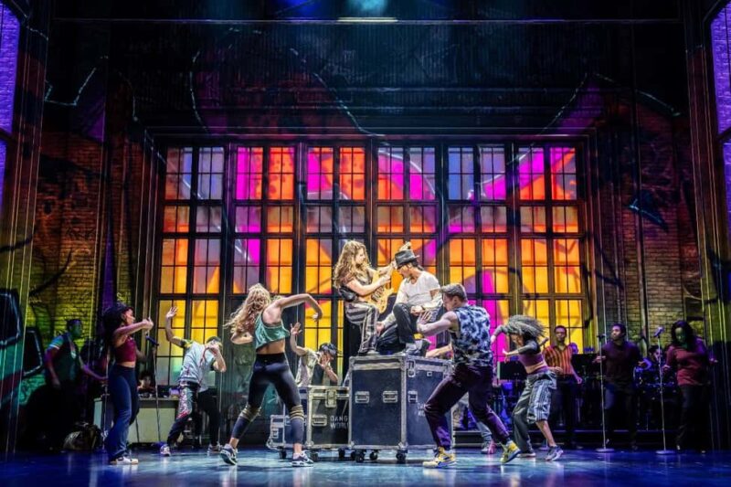 London's West End: Ticket to MJ The Musical - The Atmosphere and Stage Effects