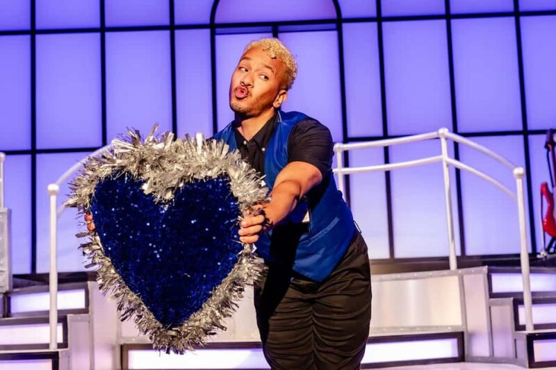 London's West End: Ticket to Titanique the Musical - The Musical Style and Performance Quality