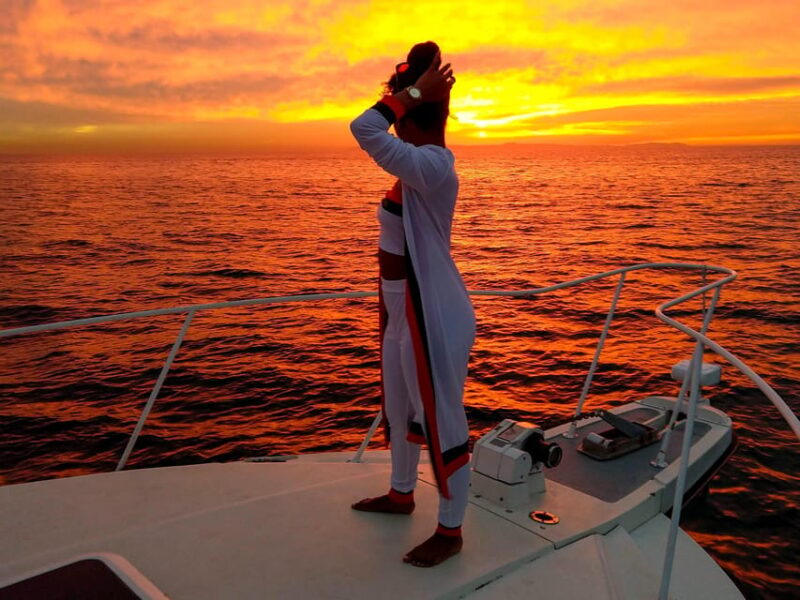 Long Beach: 3hr Private Yacht Trip (1 ticket covers 1-6 ppl) - Sunset Views Over Los Angeles and Coastal Landmarks