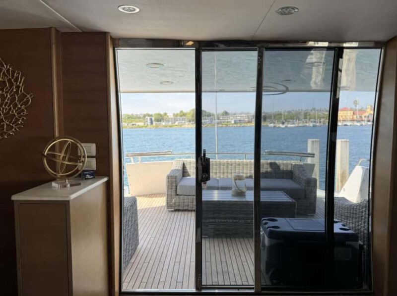 Long Beach: 4-Hour Luxury Yacht Rental Lady Sofia - Included Amenities: Drinks, Crew, and Comfort