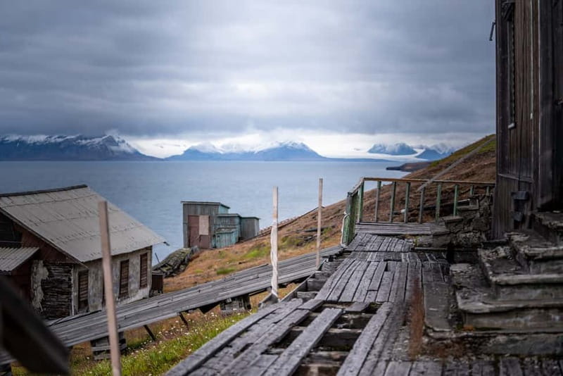 Longyearbyen: Private Guided Walking Tour - Visiting the Most Northern Settlement