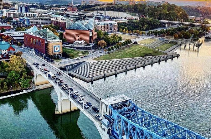 Lookout Mountain Grand Aerial Experience - The Pilot and Crew: Expertise and Friendliness