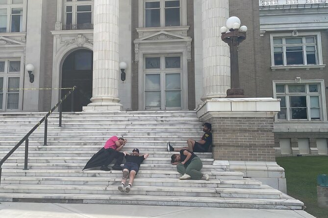 Looney Long Branch Scavenger Hunt - Pacing, Challenges, and Interactive Elements