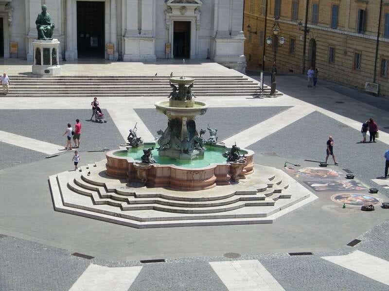 Loreto private tour: the holy house of Virgin Mary - Inside the Sanctuary and the Holy House of Nazareth