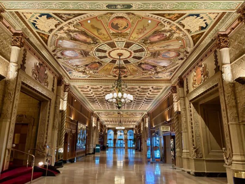 Los Angeles: Downtown History & Architecture Walking Tour - Starting Point at the Los Angeles Central Library