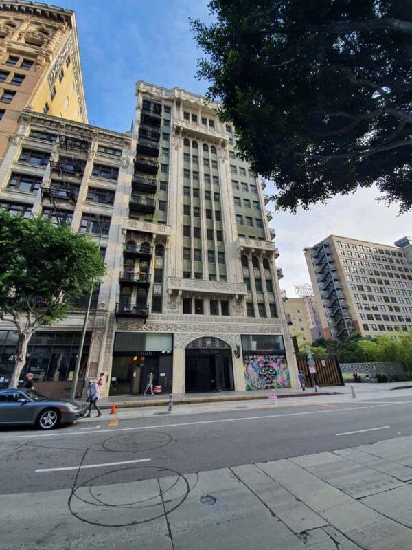 Los Angeles: Downtown History & Architecture Walking Tour - Photo Opportunities at the Bradbury Building and Last Bookstore