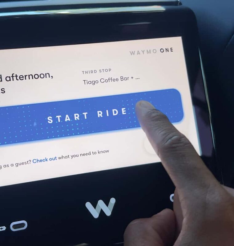 Los Angeles: Full-Private Tour Self-Driving Car with Pick-Up - Lunch and Leisure at the Original Farmers Market