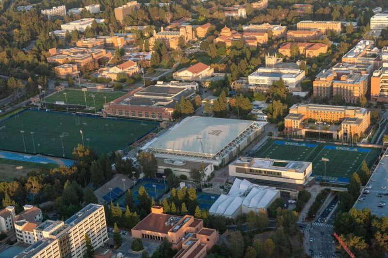 Los Angeles: Hollywood & Beyond Helicopter Tour - Flyover of Long Beach and the Queen Mary