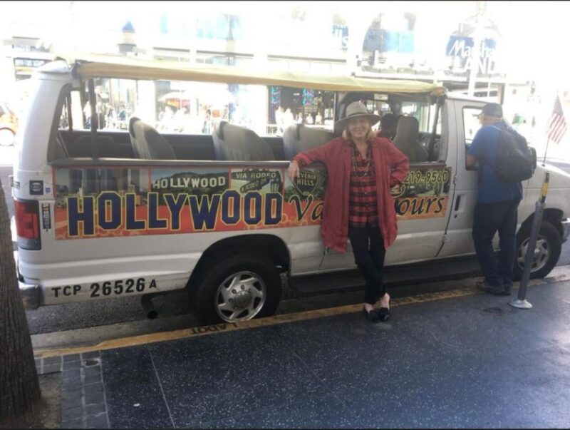 Los Angeles: Hollywood Sign and Celebrity Homes Tour - The Tour Guide: Knowledgeable and Entertaining