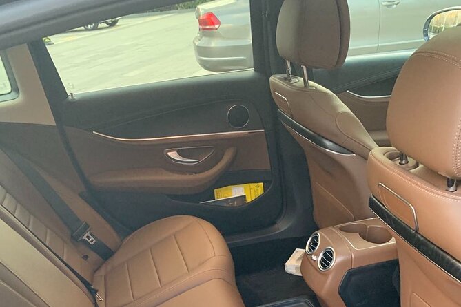 Los Angeles International LAX Airport Chauffeur Service, pick up. - Vehicle Comfort and Insurance Coverage