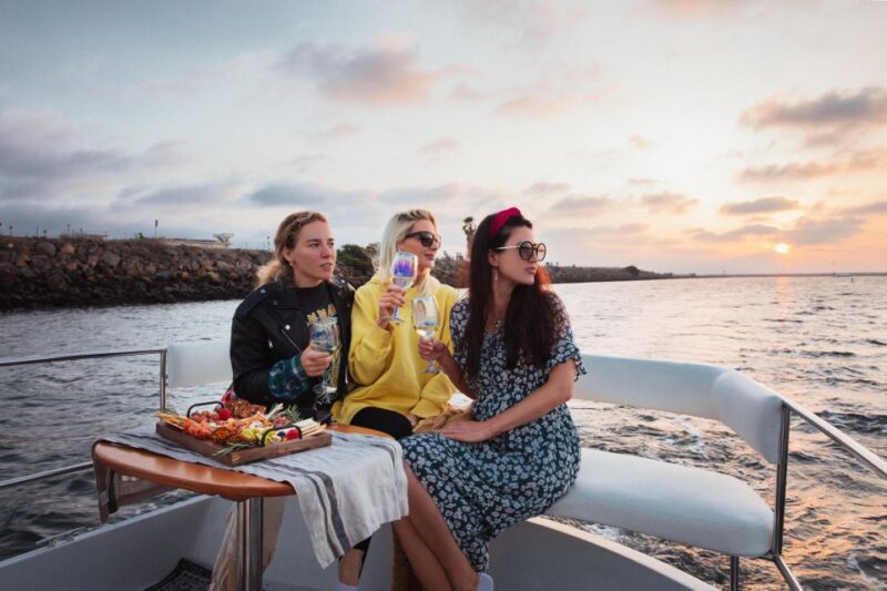 Los Angeles: Luxury Cruise with Wine, Cheese & Sea Lions - Discovering the Marinas and Boathouses Up Close