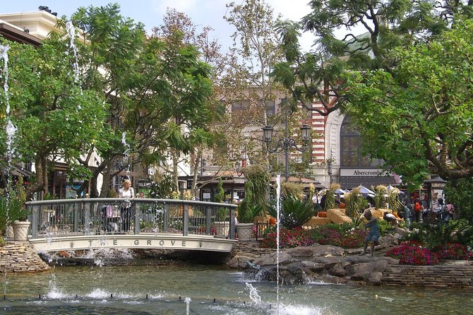 Los Angeles Luxury Private Tour For Up To 7 Passengers - Riding Down the Historic Sunset Strip and Visiting Famous Clubs