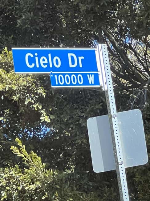 Los Angeles: Manson Family Murders Premium Limo Tour - The Power of Visual Galleries and Audio Clips