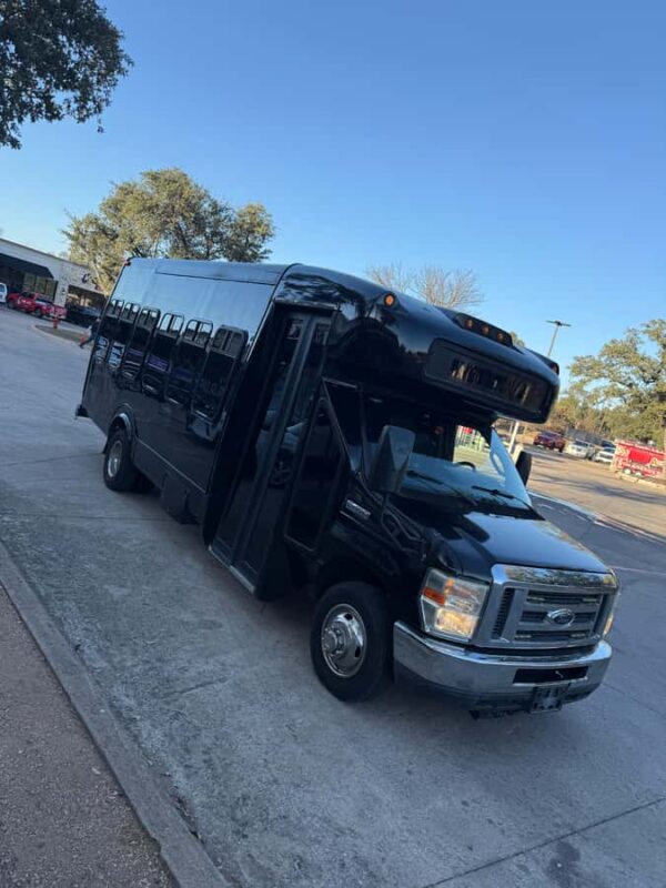 Los Angeles: Party Bus Rental with Chauffeur - Key Points