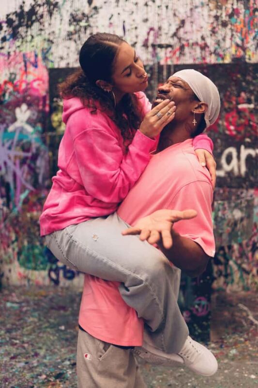 Los Angeles: Romantic Date Art Experience - How the Personalized Decor and Music Enhance the Experience