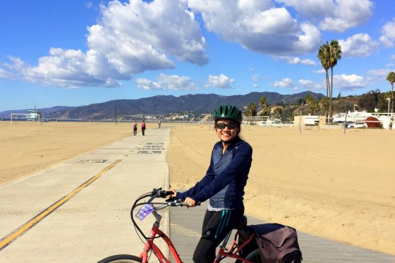 Los Angeles: Santa Monica and Venice eBike Tour - Cycling Past Muscle Beach and Venice Skatepark