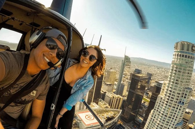 Los Angeles Surf to City Tour by Helicopter - Observing LA’s Sports and Entertainment Landmarks