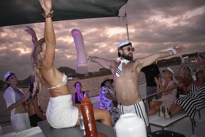Los Cabos Catamaran: Iconic Sunset Cruise with Drinks & DJ - Key Points