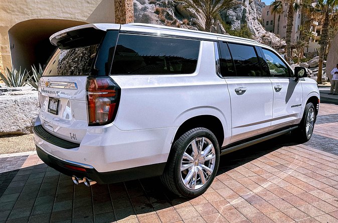 Los Cabos One Way Deluxe Suburban Transportation 5 pax - What’s Included and What You Should Know