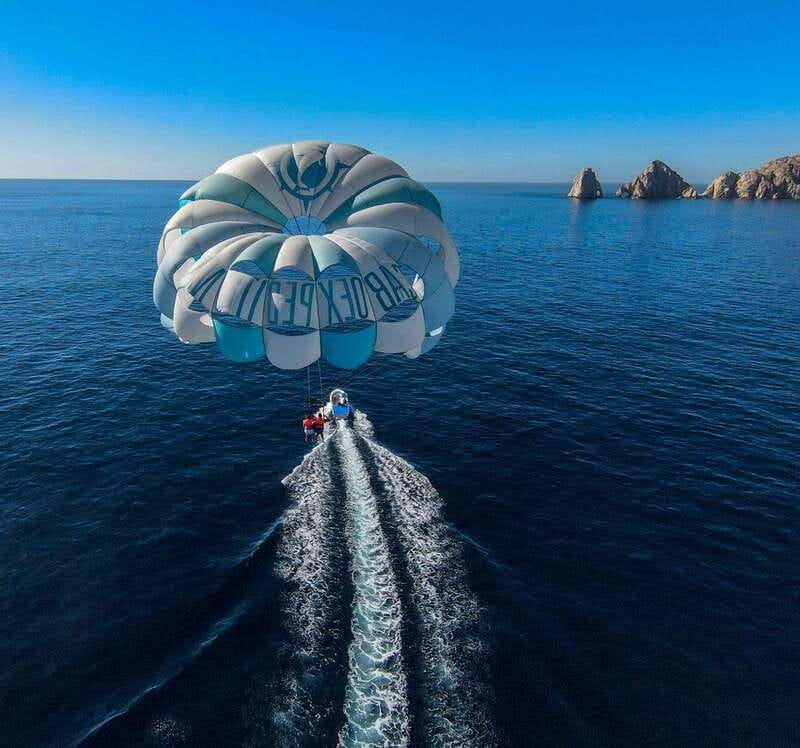 Los Cabos: Parasailing, a new perspective from the skies. - Key Points