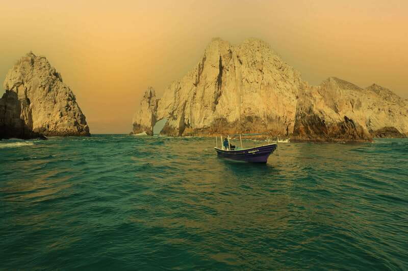 Los Cabos: Sunset Boat Tour to the Arch and Sea Lions - What Makes the Sunset Boat Ride Stand Out