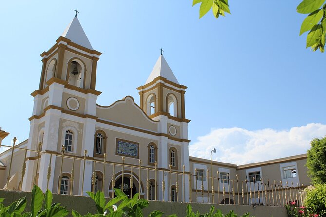Los Cabos Tour and Clear Boat Ride from La Paz - Tasting Delicious Mexican Food at San José del Cabo