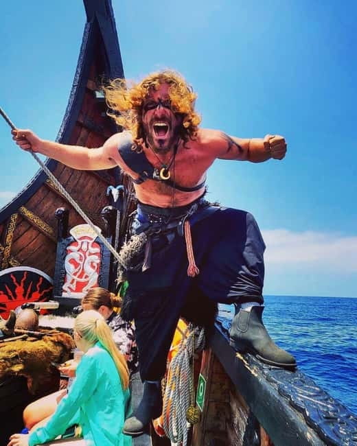 Los Cristianos: Whale Watching Cruise w/Swim Stop & Drinks - Scenic Coastline Views of Tenerife