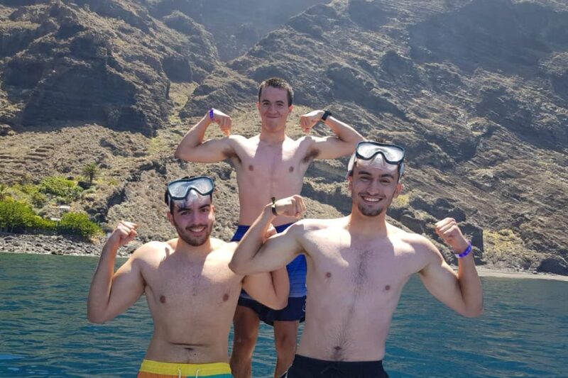 Los Gigantes to Teno: Boat trip with snorkeling & drinks - Drinks and Refreshments on Board