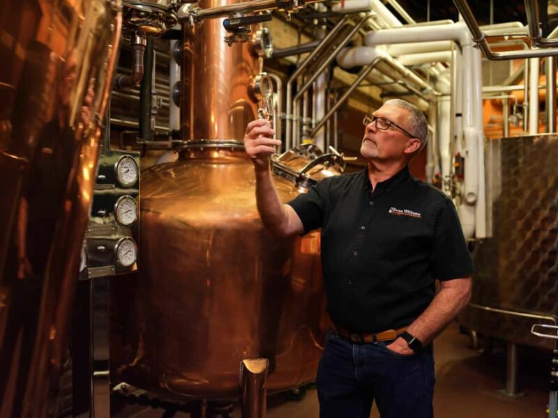 Louisville: Guided Whiskey and Chocolate Tasting - Tasting Five Award-Winning Whiskeys in a Curated Setting