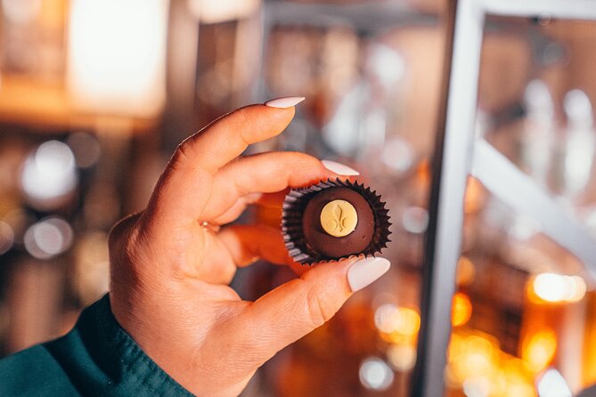 Louisville Legends: Downtown Derby City Food and History Tour - Practical Logistics and Group Size