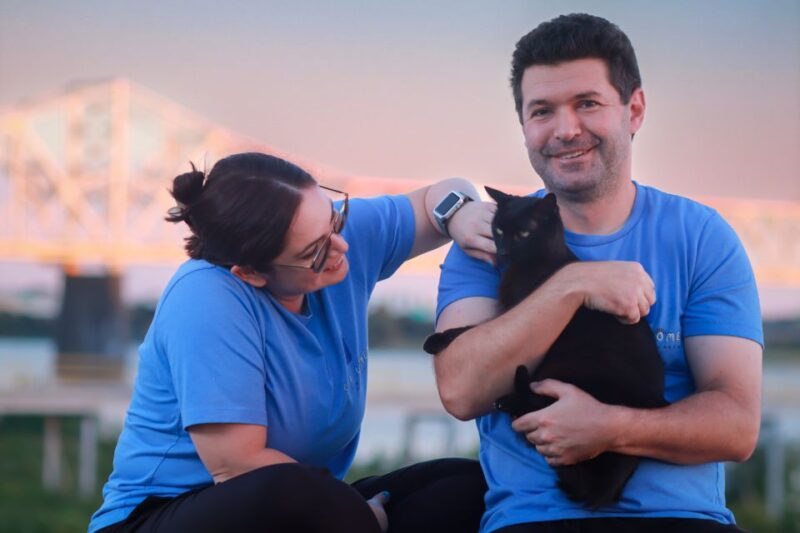 Louisville: Photoshoot Walking Tour with Pictures - Starting Point in Louisville’s Downtown