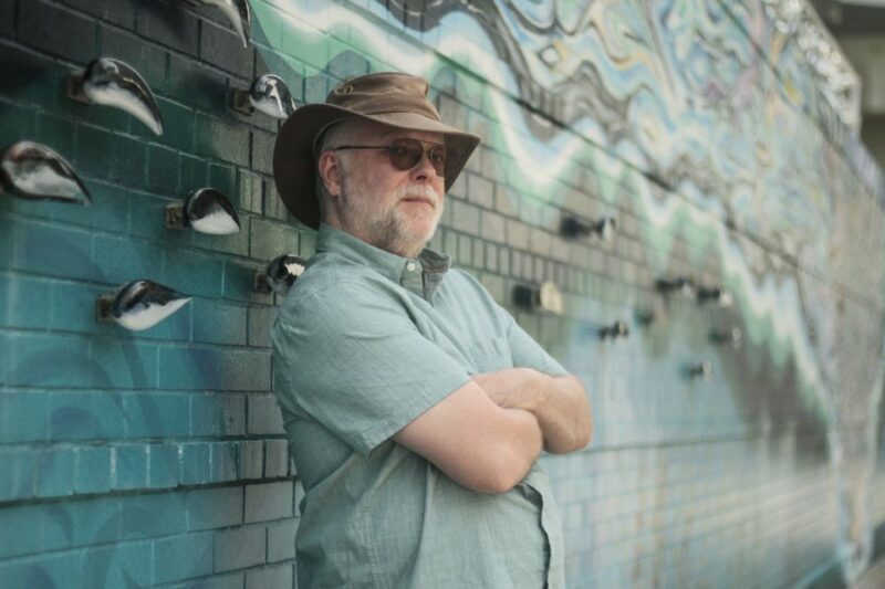 Louisville: Photoshoot Walking Tour with Pictures - Passing by the Kentucky International Convention Center