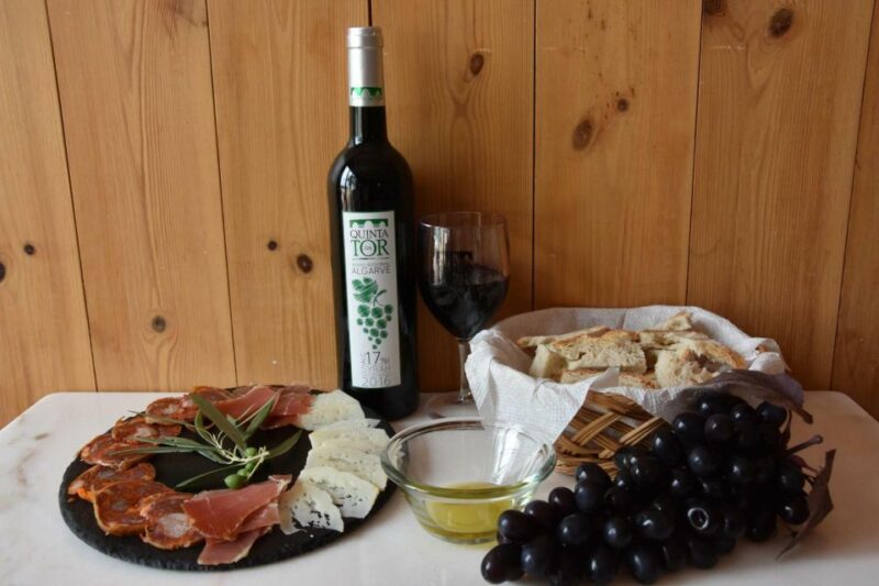 Loulé: Quinta da Tôr Winery Guided Tour and Wine Tasting - The Pool and Scenic Views: Enhancing the Wine Tasting Atmosphere