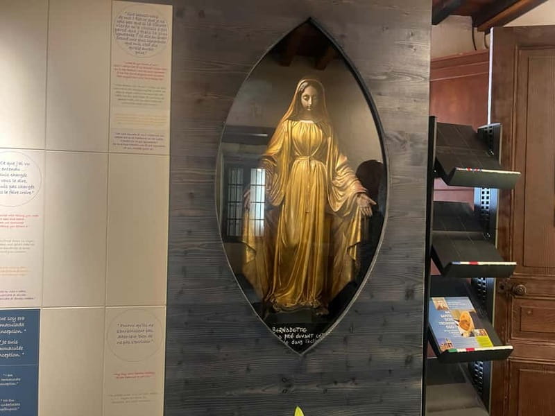 Lourdes : Footsteps of Bernadette with Food & Wine tastings - Food & Wine Tasting at Lourdes Market