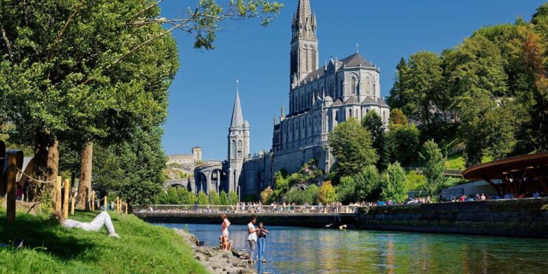 Lourdes: Guided Tour with Transport from Pamplona - Lourdes: Guided Tour with Transport from Pamplona