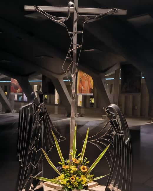 Lourdes: Guided Tour with Transport from Pamplona - Key Points